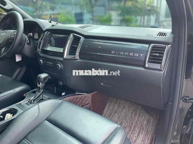 Ford Everest Titanium 2.0L AT 4x2 sx 2020 siêu đep