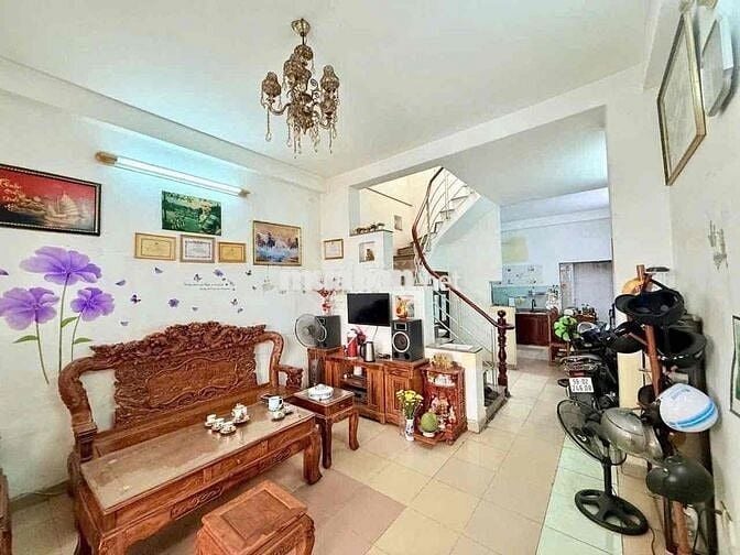 Cho thuê nhà MTKD (4m x 20m) 4 tầng có 5 phòng ngủ đường lớn 8m thông