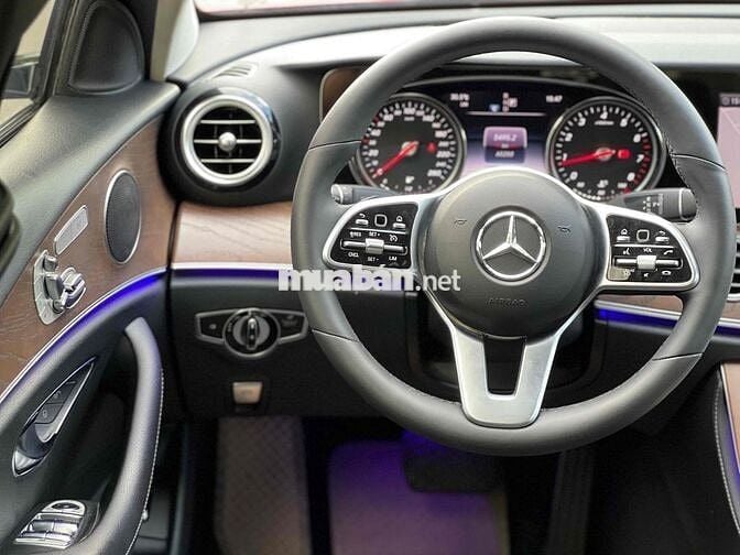 Mercedes E200 2019 - công ty xuất hoá đơn cao