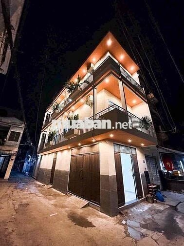 CẦN BÁN DÃY CHDV (76,8m2) CÓ SẴN DÒNG TIỀN CHO THUÊ 50TR/TH.GIÁ 4TỶ090