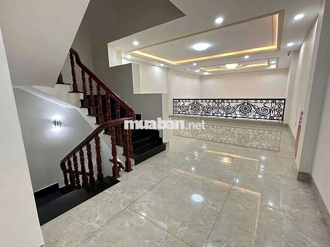 Cho thuê nhà 6pn 5wc mặt tiền Hoàng Hoa Thám Phú Lợi