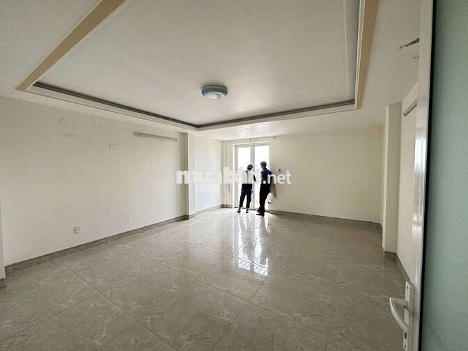 Cho thuê nhà 6pn 5wc mặt tiền Hoàng Hoa Thám Phú Lợi