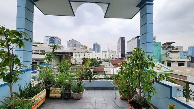 Cho thuê nhà hẻm xe hơi lầu 1+ lầu 2, diện tích sử dụng 144m²,4 phòng