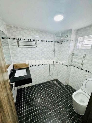 Nhà đẹp Hoàng Mai giá ĐẦU TƯ, NGÕ THÔNG, 43m². Giá thương lượng: 9 Tỷ Nhà đẹp Hoàng Mai giá ĐẦU TƯ, NGÕ THÔNG, 43m². Giá thương lượng: 9 Tỷ