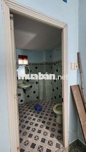 Cho thuê nhà hẻm xe hơi lầu 1+ lầu 2, diện tích sử dụng 144m²,4 phòng