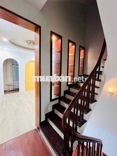 BÁN NHÀ-CẦU GIẤY-GIÁ ĐẸP BẤT NGỜ-VÀO Ở LUÔN