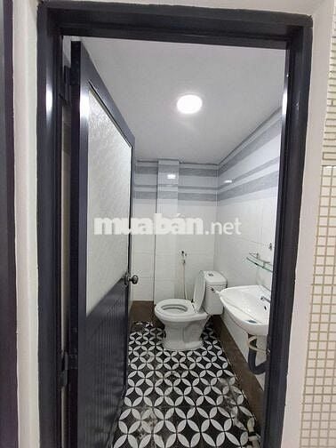 Bán nhà giáp Ngã tư bốn xã, 2 tầng, nhỉnh 3 tỷ