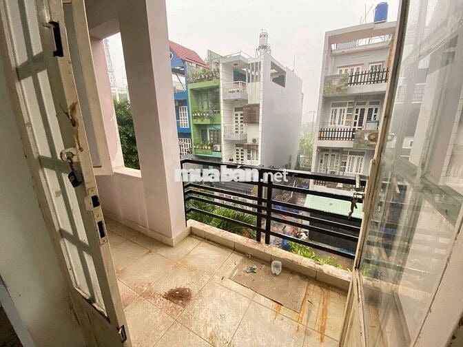 Phòng mới cửa sổ bancol thoáng gần IUH cs2
