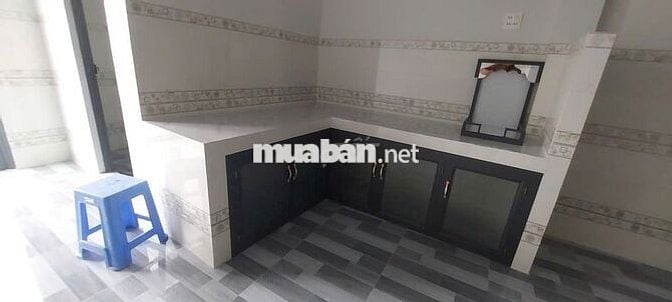 Nhà mới xây kiên cố, vào ở ngay, đầu đường quốc lộ 1A