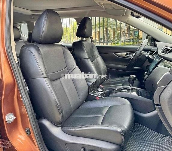 Nissan X trail 2016 2.5 SV 4WD - 10 km