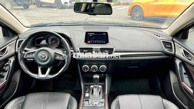 Mazda 3 2018 1.5 AT Sedan - 7 km