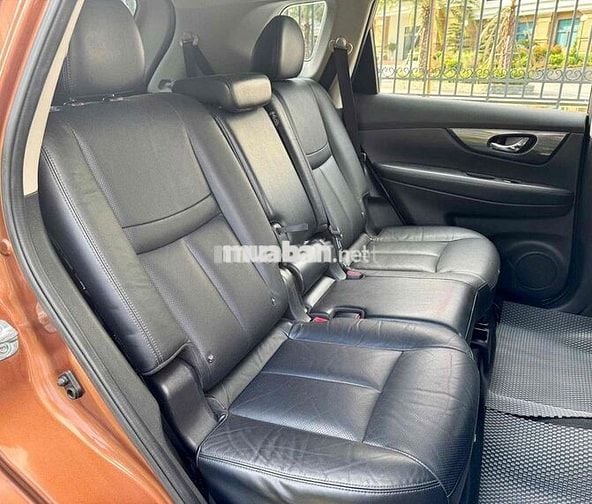 Nissan X trail 2016 2.5 SV 4WD - 10 km