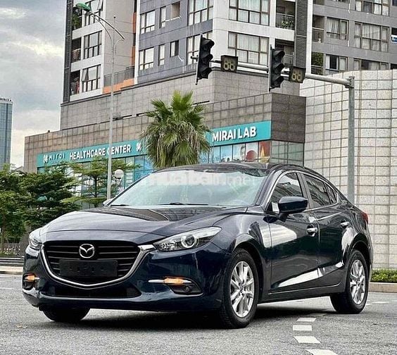 Mazda 3 2018 1.5 AT Sedan - 7 km