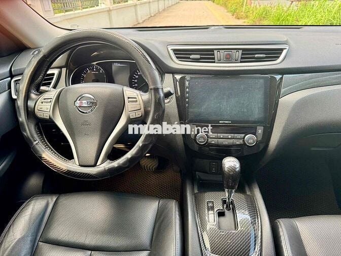 Nissan X trail 2016 2.5 SV 4WD - 10 km