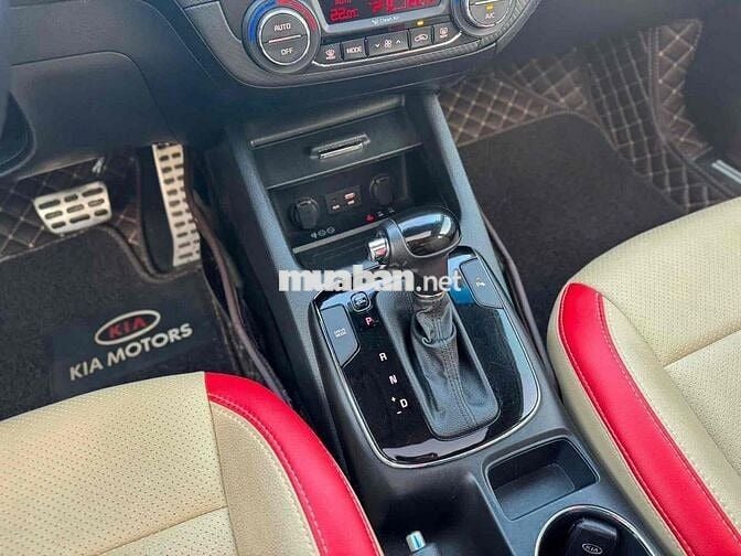 Kia Cerato 2017 2.0 AT - 7000 km
