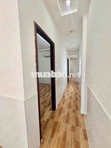 Nhà 2 phòng 2 máy lạnh hẻm LT12-20 Nguyễn Văn Cừ