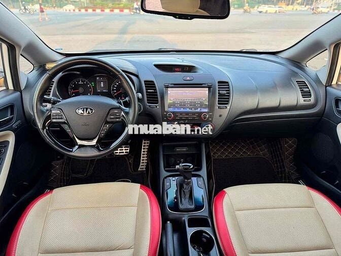 Kia Cerato 2017 2.0 AT - 7000 km
