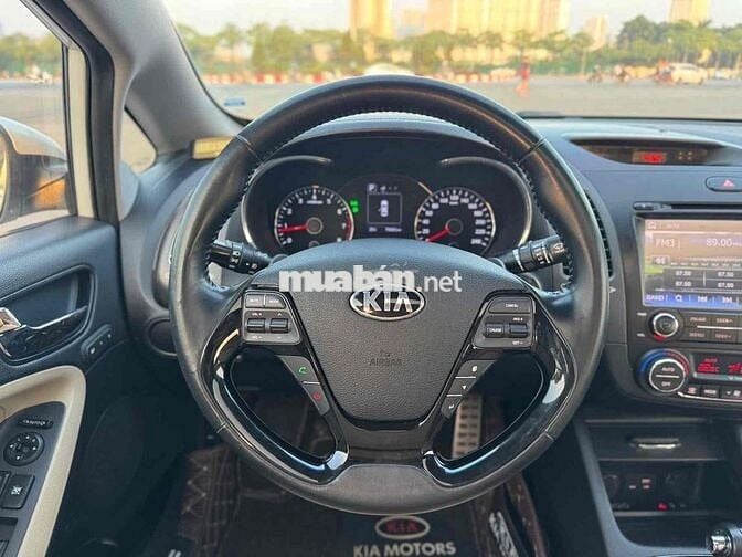 Kia Cerato 2017 2.0 AT - 7000 km