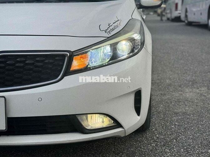 Kia Cerato 2017 2.0 AT - 7000 km