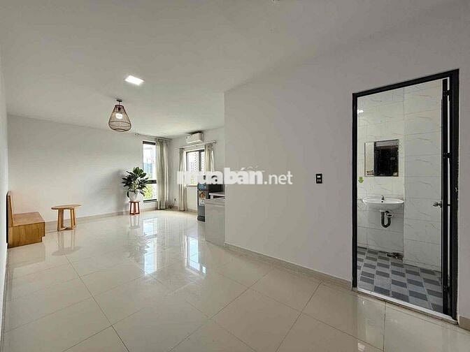STUDIO CỬA SỔ TRỜI TRỐNG LẠI - NGAY VĂN LANG CS3