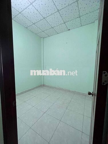 Nhà Sạch Sẻ DT 150m2 1Trệt 2Lầu 4Pn 3Wc Sân Đậu Ôtô Hẻm Xe Tải