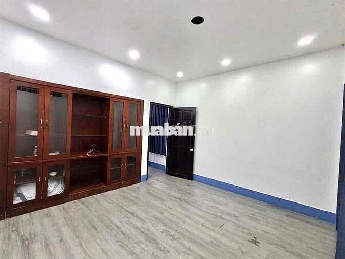 Cho thuê nhà 3 lầu góc 2 mặt tiền đường Trần Hưng Đạo