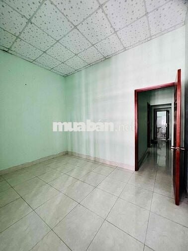 Nhà Sạch Sẻ DT 150m2 1Trệt 2Lầu 4Pn 3Wc Sân Đậu Ôtô Hẻm Xe Tải