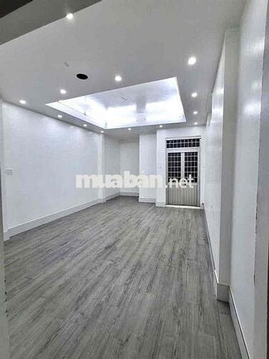 Cho thuê nhà 3 lầu góc 2 mặt tiền đường Trần Hưng Đạo