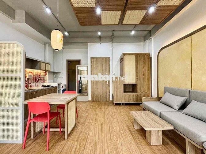 Căn Hộ Ban Công Thoáng_Đầy Đủ Tiện Nghi_Giá Rẻ ngay Ngã Tư Bảy Hiền
