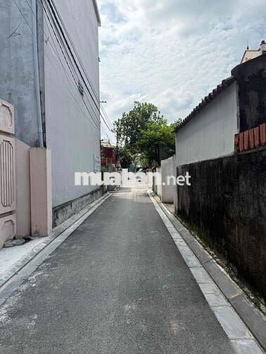 CHỈ HƠN 4 TỶ XÍU- NHÀ 3 TẦNG MỚI -    LÔ GÓC  ĐƯỜNG OTO ĐỖ CỬA -THIẾT