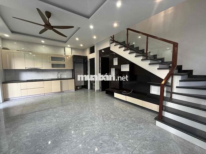 CHỈ HƠN 4 TỶ XÍU- NHÀ 3 TẦNG MỚI -    LÔ GÓC  ĐƯỜNG OTO ĐỖ CỬA -THIẾT