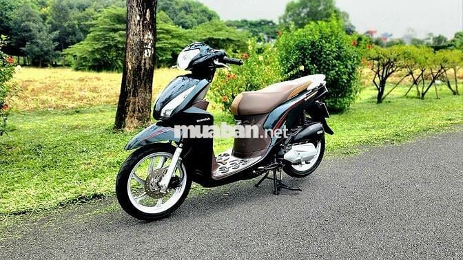 Cần bán vision 2020 màu xanh reu biển sài gon