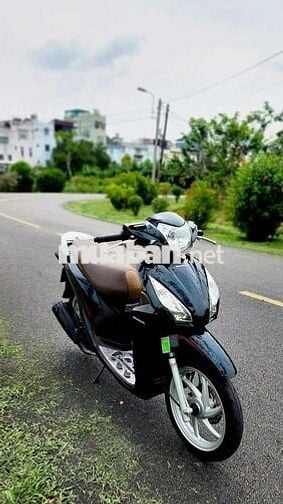 Cần bán vision 2020 màu xanh reu biển sài gon