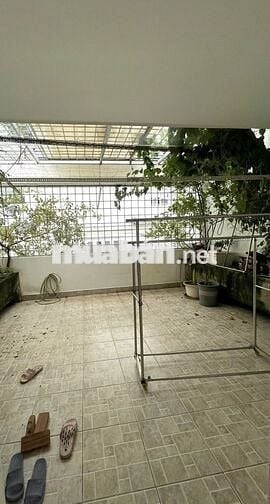 Nhà có Hầm trệt, 3 lầu FULL NT góc ngã 3 Cityland GardenHill kế emart