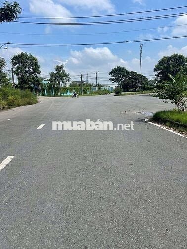 Cho thuê kho DT 300 m2 ngang 15 kho nằm trong KDC châu thới