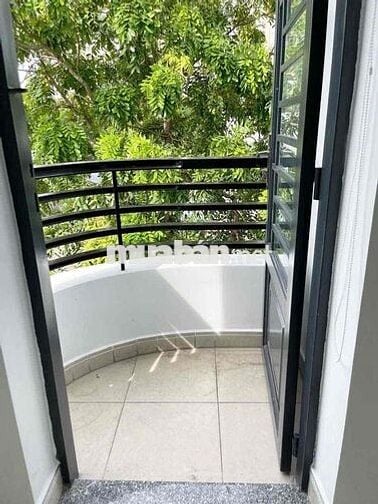 Căn Hộ 1PN Ban Công 40m2 - Máy Giặt Riêng - Ngay Bờ Kè Hoàng Sa