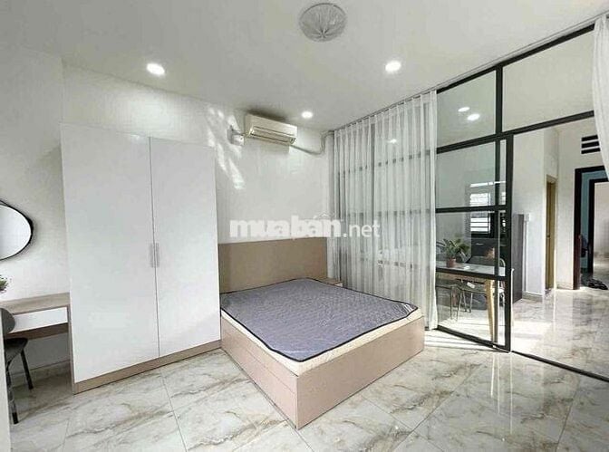 Căn Hộ 1PN Ban Công 40m2 - Máy Giặt Riêng - Ngay Bờ Kè Hoàng Sa
