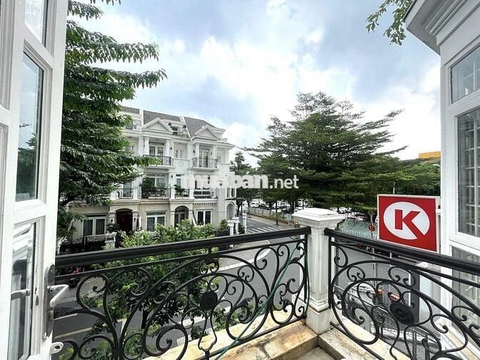 Nhà có Hầm trệt, 3 lầu FULL NT góc ngã 3 Cityland GardenHill kế emart