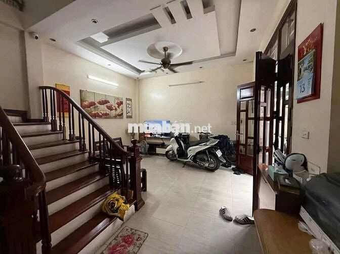 Bán Nhà Nguyễn Chính -Ngõ Thông Ô Tô-Giá Tốt Đỗ Cua-5 Tầng Rộng