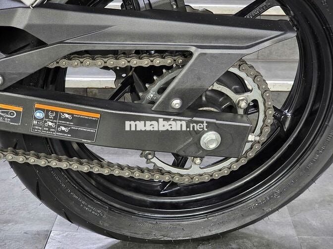 Z400 ABS BIỂN SỐ HN CHẠY LƯỚT 8000KM