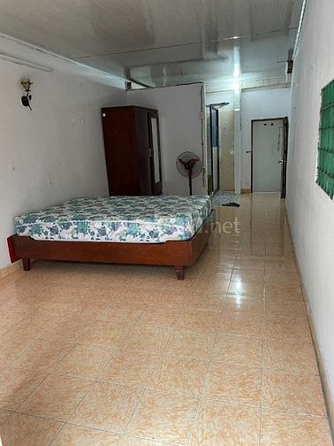 Cho nữ thuê phòng nguyên lầu 3, lối đi riêng (cách đường chính 30m)