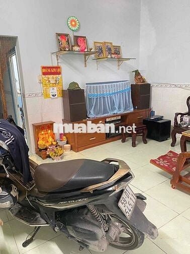 bán gấp nhà 4,5x20 chính chủ 1 trệt 1 lửng