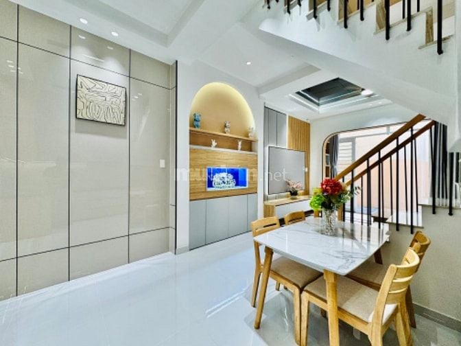 NHÀ PHỐ YÊN TĨNH AN NINH TRUNG TÂM P9