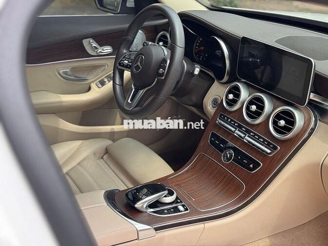 C200 Exclusive 2021 Trắng Kem 27.000km Lướt