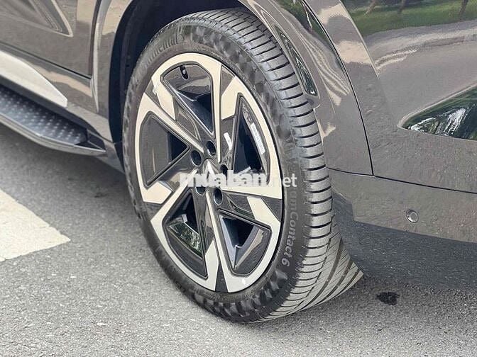 VinFast VF9 2023 Plus Pin Mua SDI - 5000 km