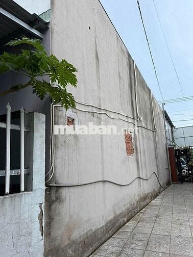 Chủ ngộp bán gấp mặt tiền dt742