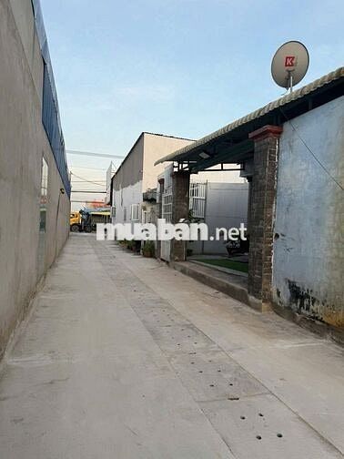 Chủ ngộp bán gấp mặt tiền dt742