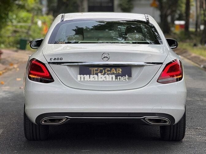 C200 Exclusive 2021 Trắng Kem 27.000km Lướt