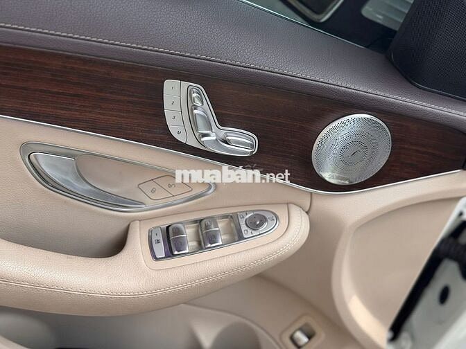 C200 Exclusive 2021 Trắng Kem 27.000km Lướt