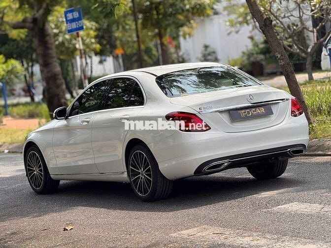 C200 Exclusive 2021 Trắng Kem 27.000km Lướt